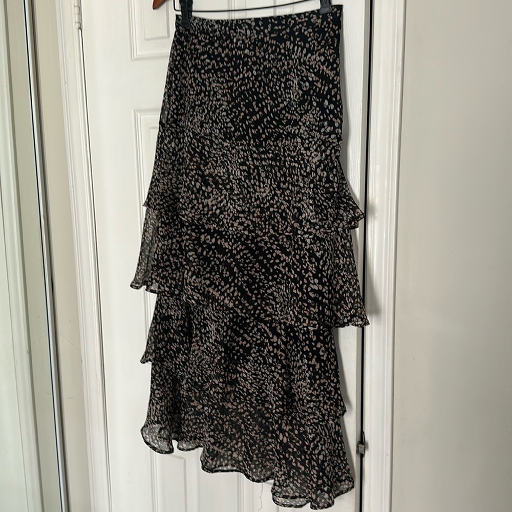 H&M Calf-length tiered skirt size 6